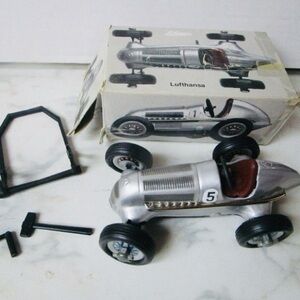 Schuco Studio 1050 Lufthansa Racer